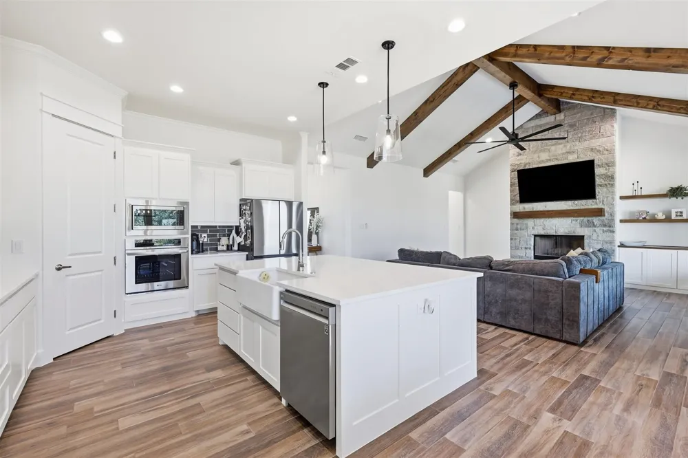 901 Medaris Way Azle, TX 76020