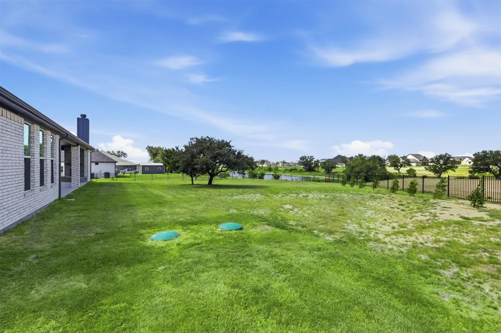 901 Medaris Way Azle, TX 76020
