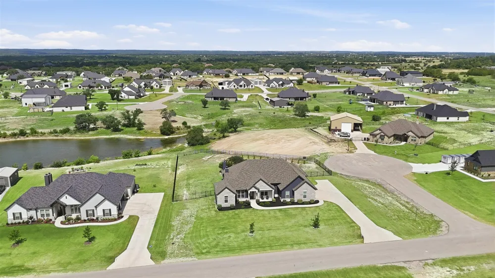 901 Medaris Way Azle, TX 76020