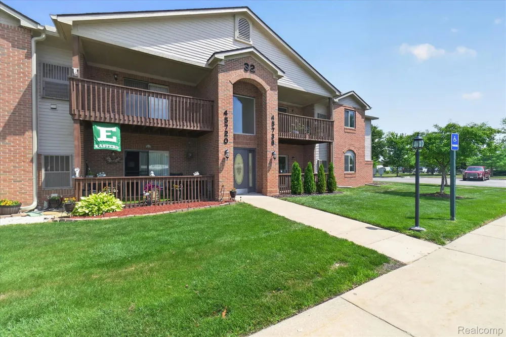 45720 Prairiegrass Court Van Buren Charter Township, MI 48111