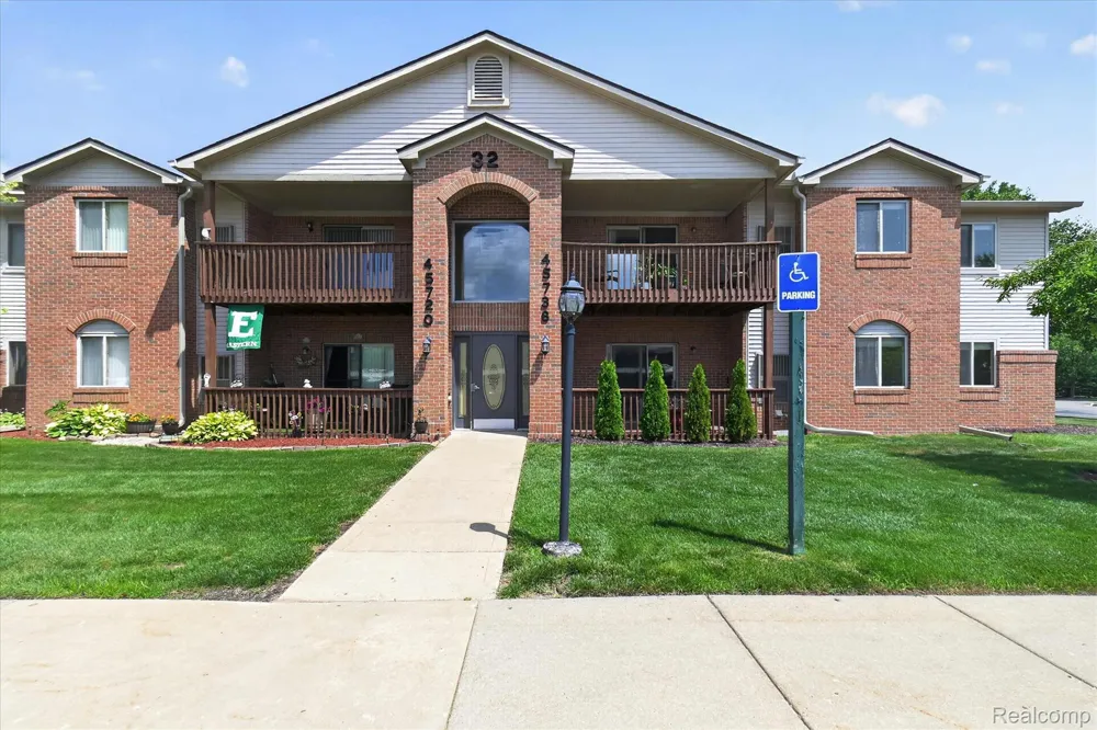45720 Prairiegrass Court Van Buren Charter Township, MI 48111