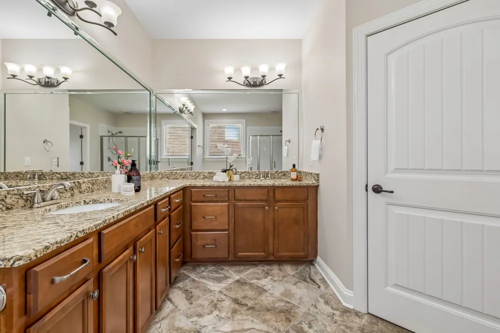 143 Village Cir Lebanon, TN 37087