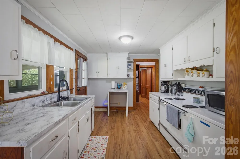 3769 Cameron Place Hudson, NC 28638