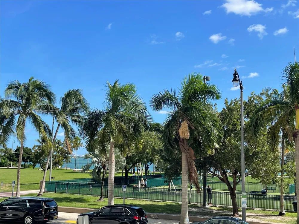 1800 Bayshore Dr #3310 Miami, FL 33132