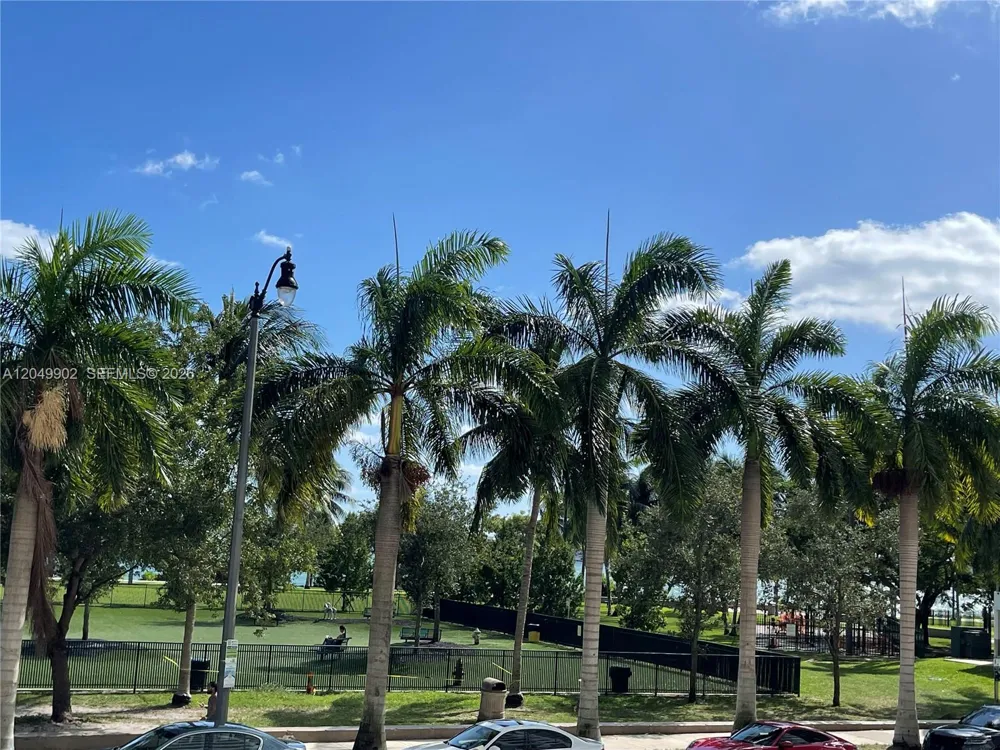 1800 Bayshore Dr #3310 Miami, FL 33132