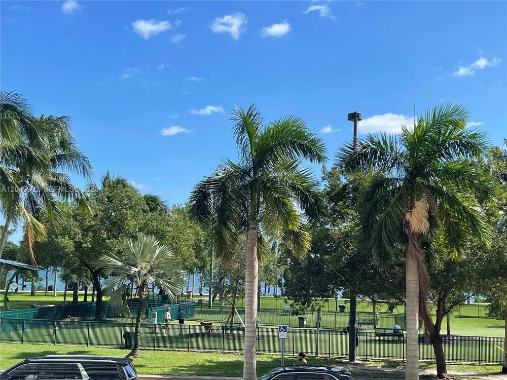 1800 Bayshore Dr #3310 Miami, FL 33132