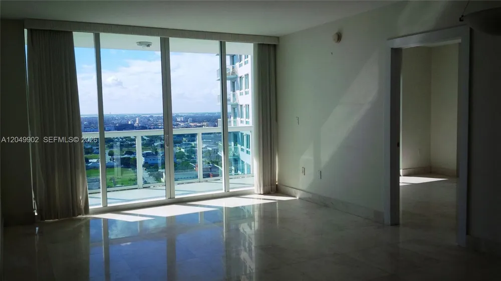 1800 Bayshore Dr #3310 Miami, FL 33132