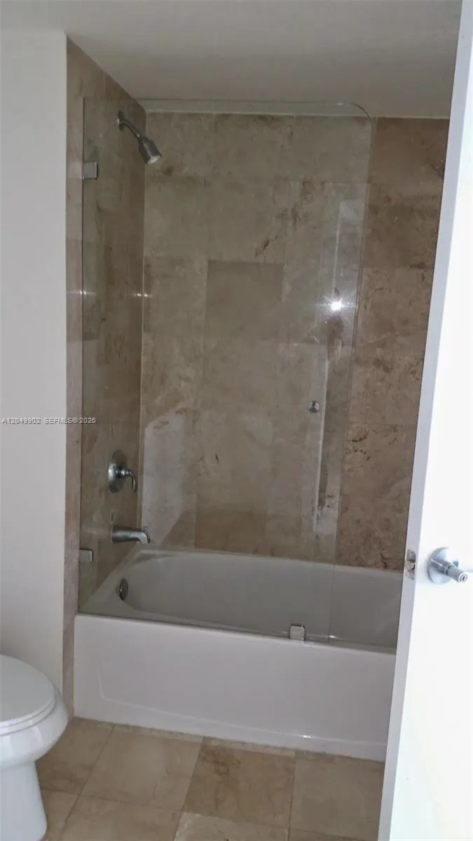 1800 Bayshore Dr #3310 Miami, FL 33132