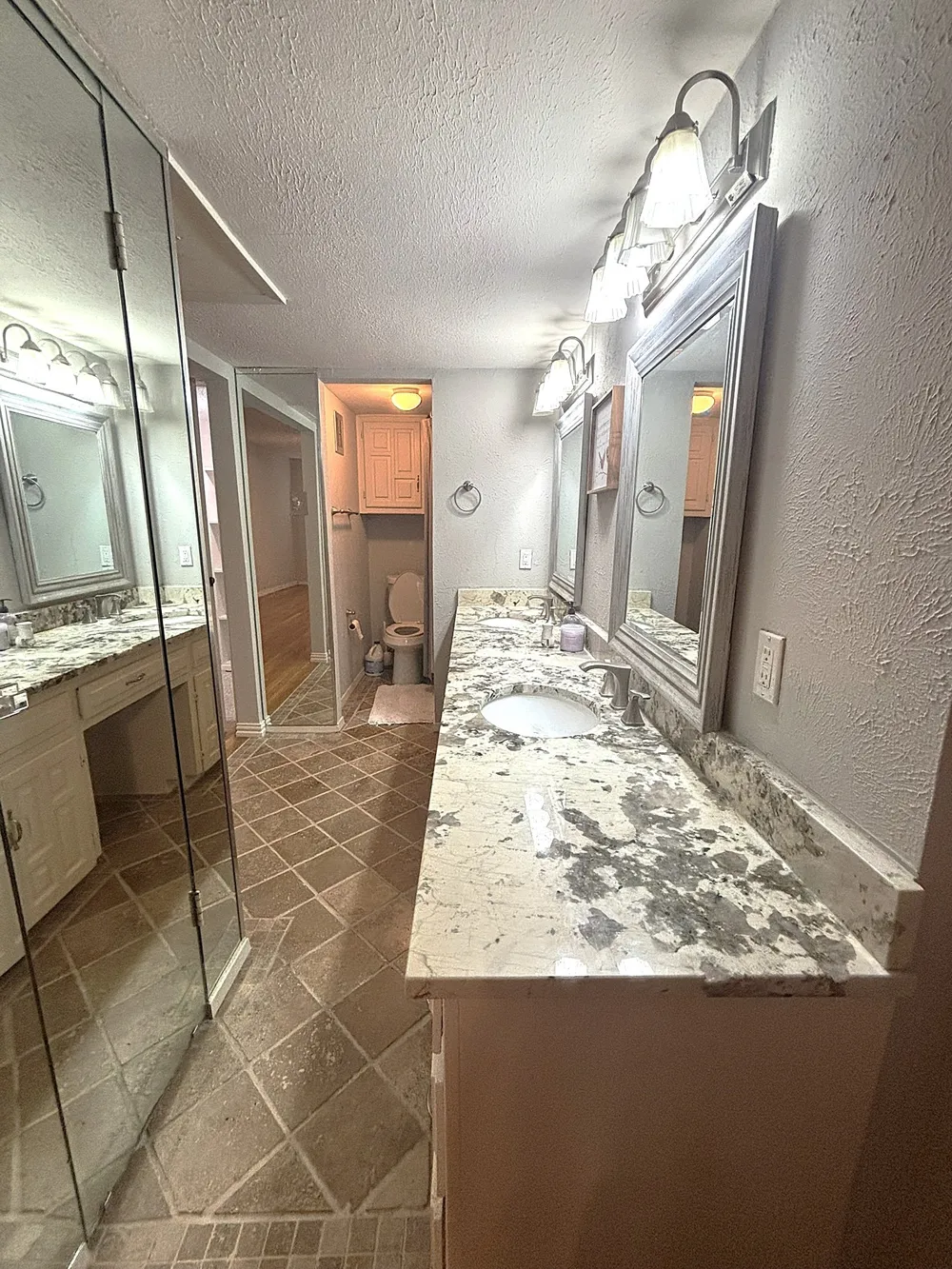 2969 Country Place Circle Carrollton, TX 75006