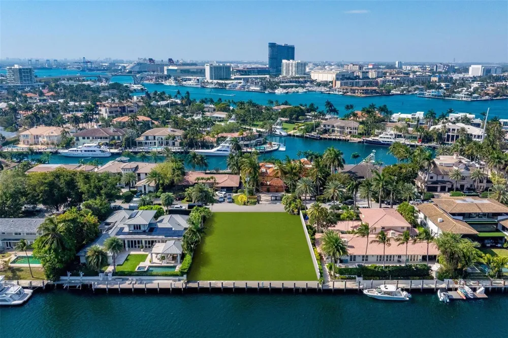 2455 Del Lago Drive Fort Lauderdale, FL 33316