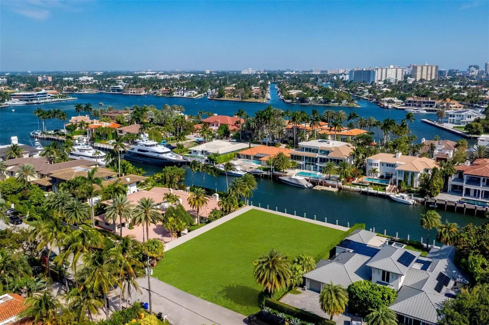 2455 Del Lago Drive Fort Lauderdale, FL 33316