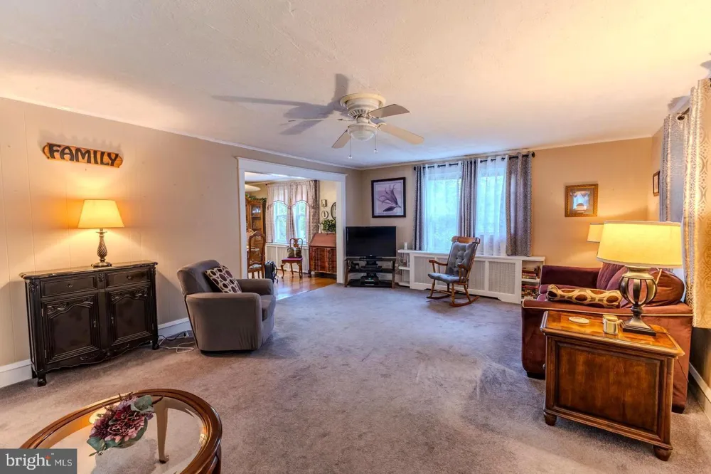 1919 PERSHING AVENUE Morton, PA 19070