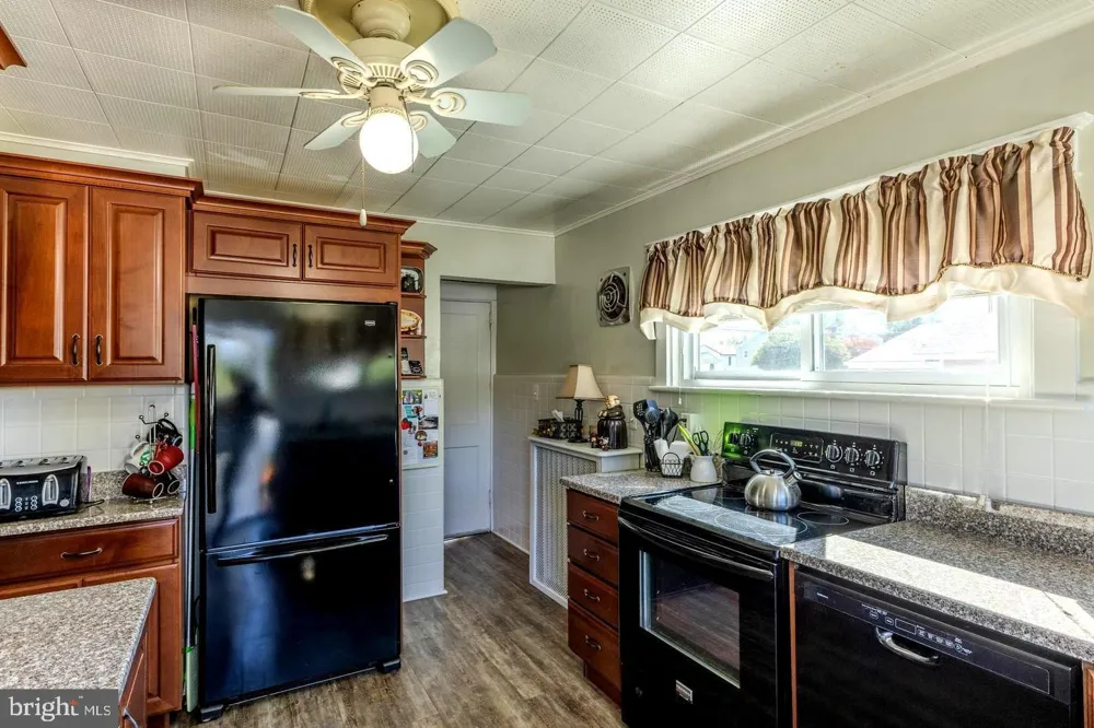 1919 PERSHING AVENUE Morton, PA 19070