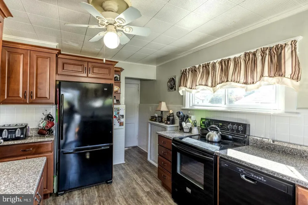 1919 PERSHING AVENUE Morton, PA 19070