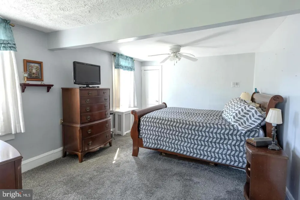 1919 PERSHING AVENUE Morton, PA 19070