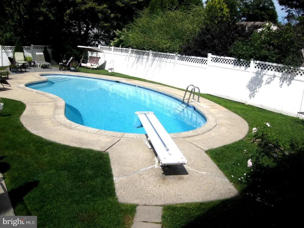 1919 PERSHING AVENUE Morton, PA 19070