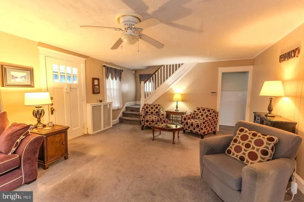 1919 PERSHING AVENUE Morton, PA 19070