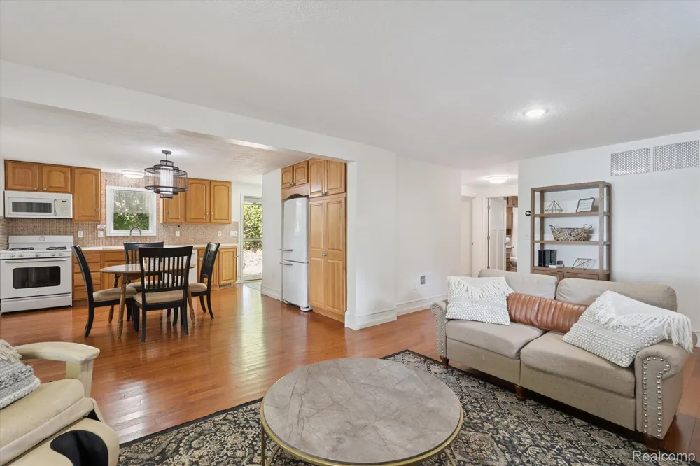 4475 Harp Drive Fenton Charter Township, MI 48451