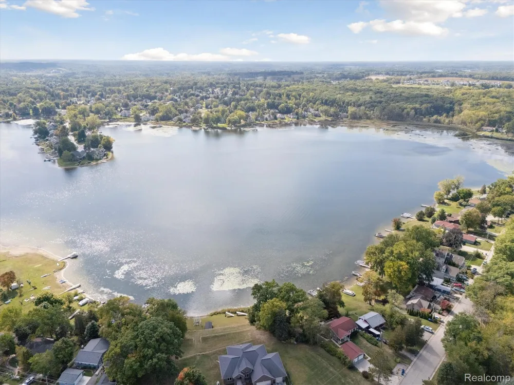 4475 Harp Drive Fenton Charter Township, MI 48451