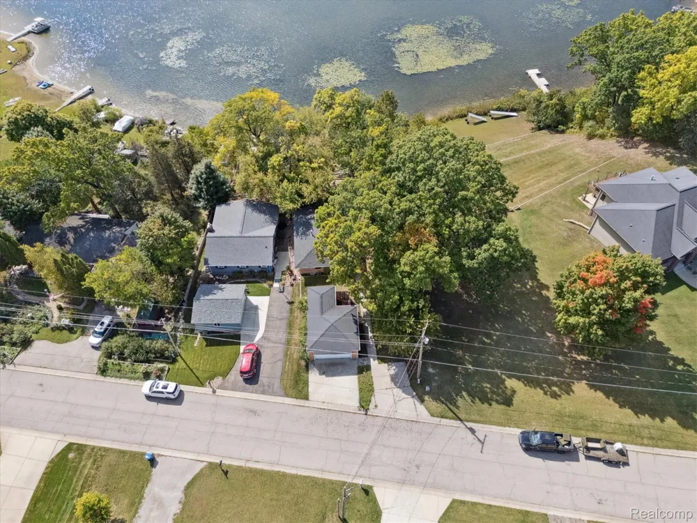 4475 Harp Drive Fenton Charter Township, MI 48451