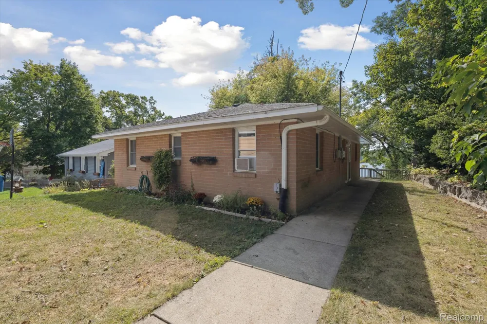 4475 Harp Drive Fenton Charter Township, MI 48451
