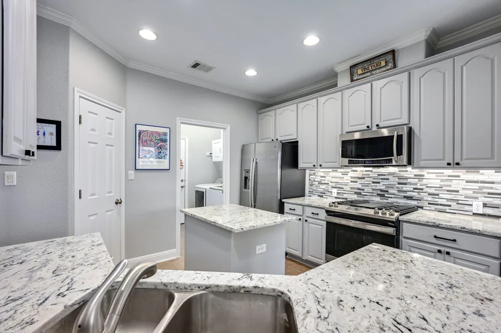 208 Aria Ridge #602 Austin, TX 78738