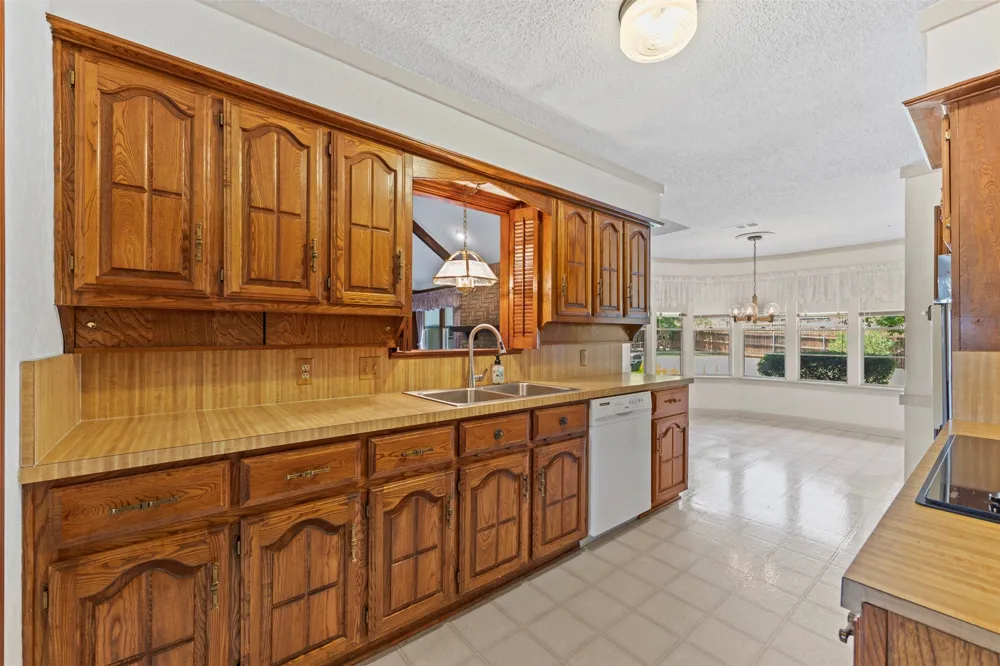 903 Green Rock Drive Duncanville, TX 75137