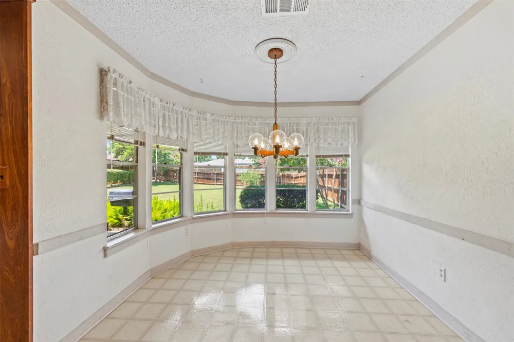 903 Green Rock Drive Duncanville, TX 75137