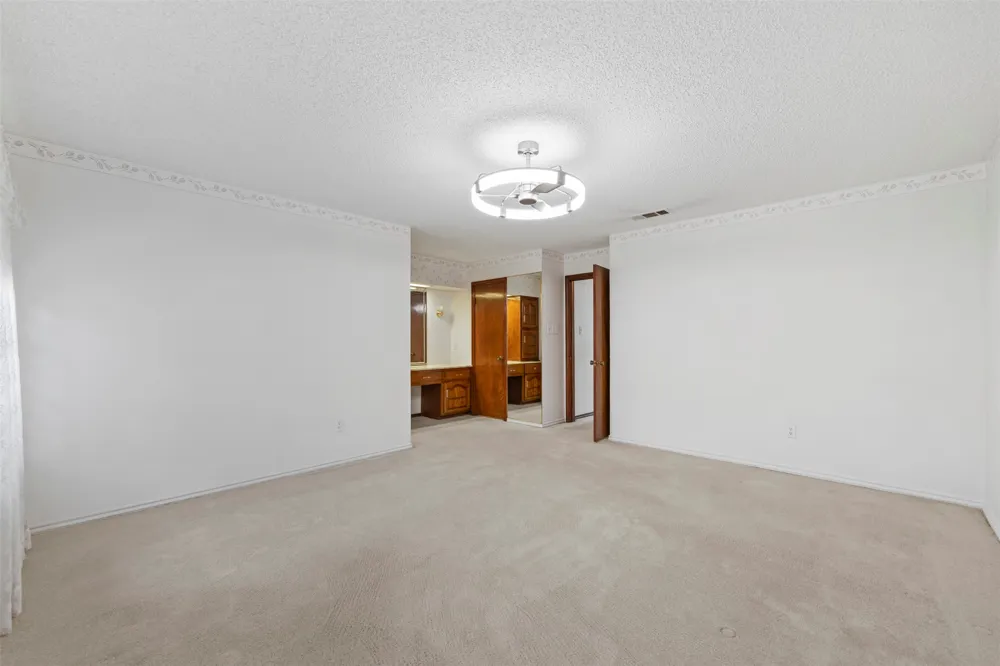 903 Green Rock Drive Duncanville, TX 75137