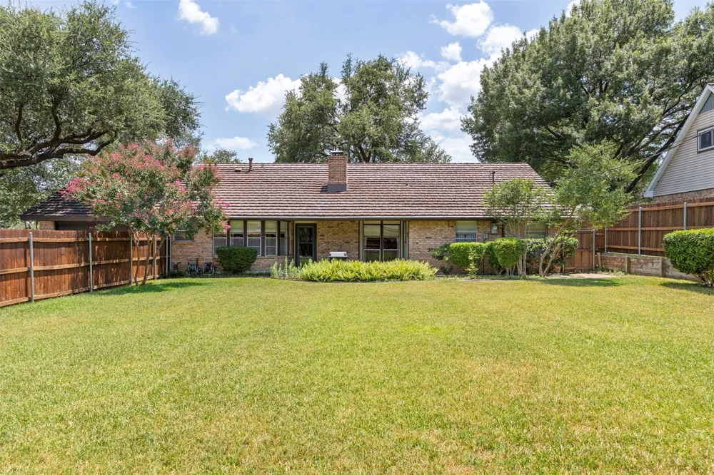 903 Green Rock Drive Duncanville, TX 75137