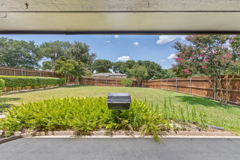 903 Green Rock Drive Duncanville, TX 75137