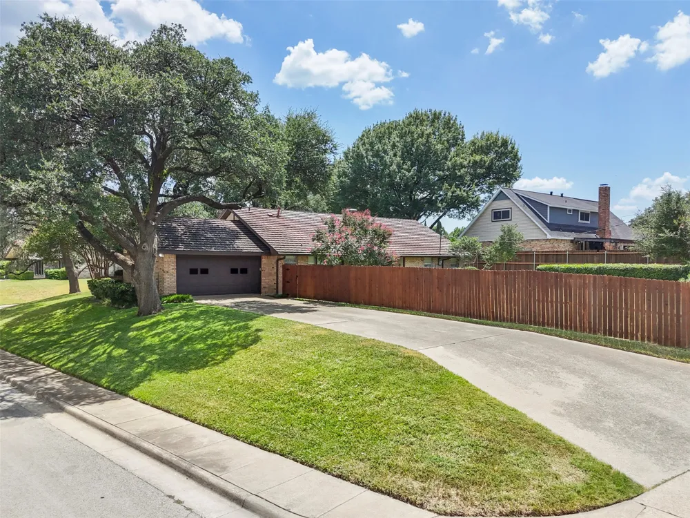 903 Green Rock Drive Duncanville, TX 75137