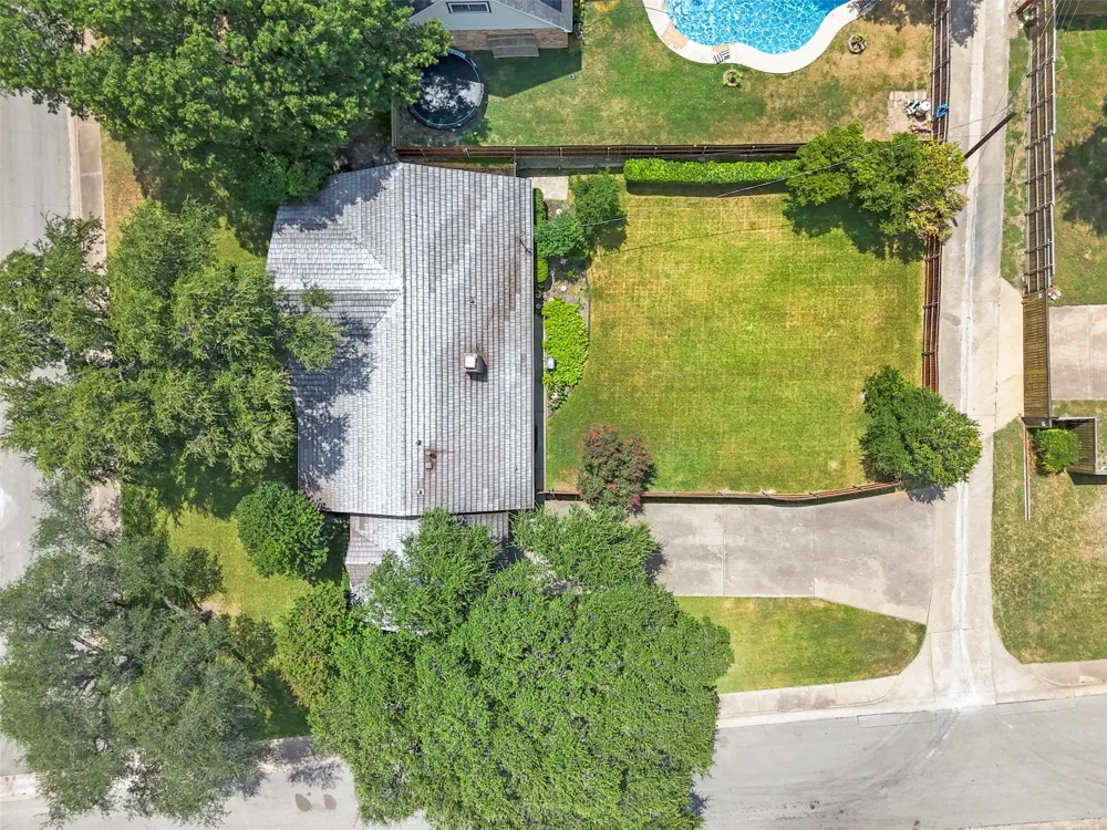 903 Green Rock Drive Duncanville, TX 75137