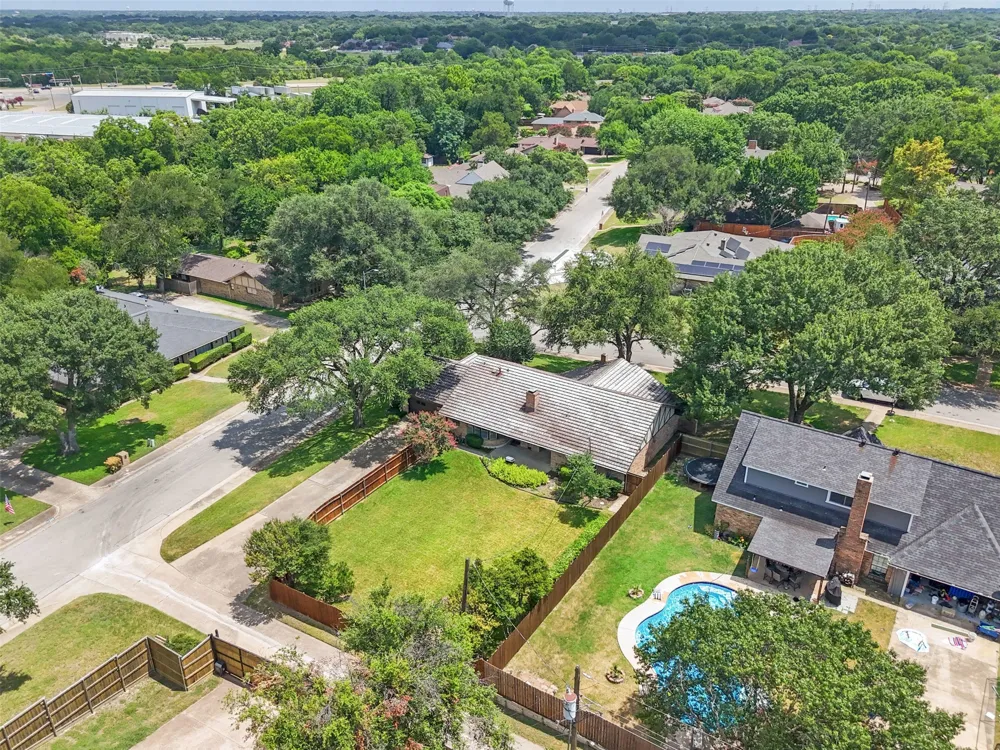 903 Green Rock Drive Duncanville, TX 75137