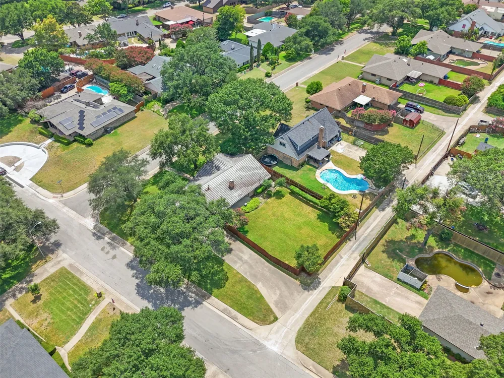 903 Green Rock Drive Duncanville, TX 75137