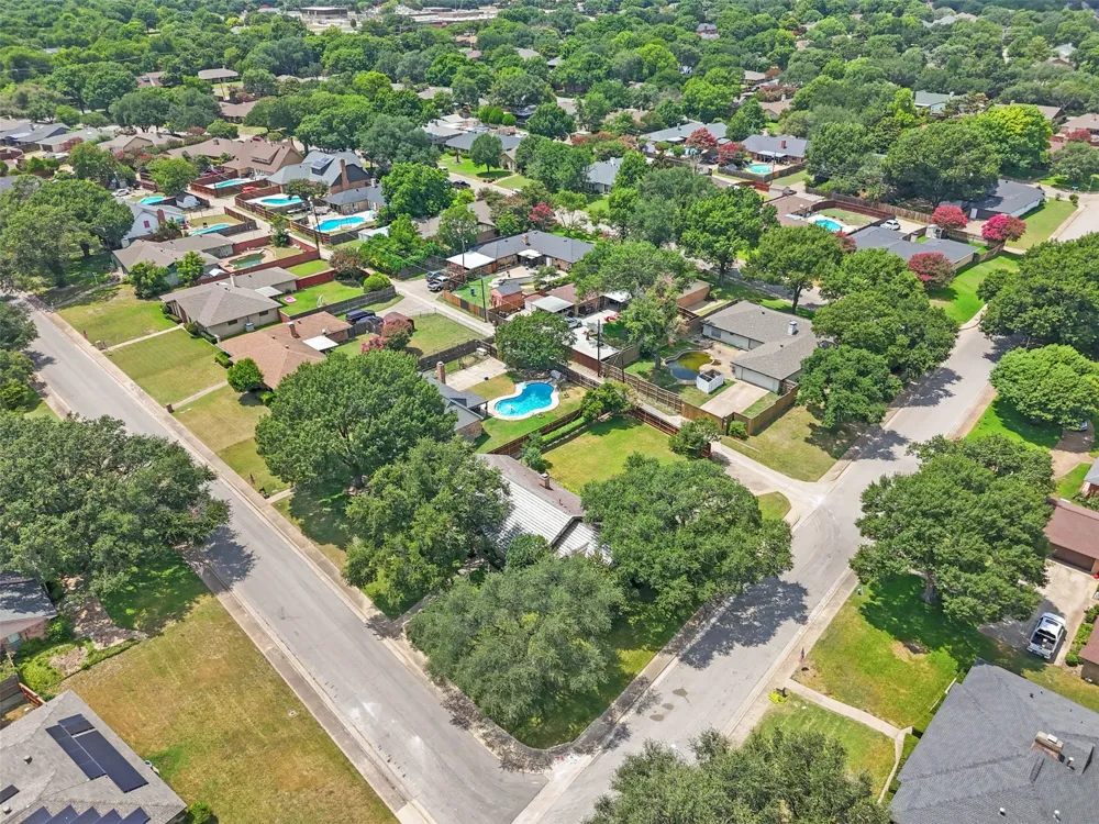 903 Green Rock Drive Duncanville, TX 75137