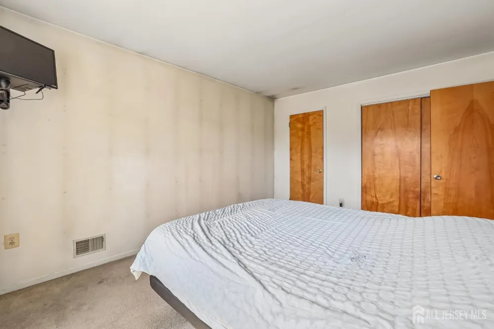 6 Weston Street Metuchen, NJ 08840