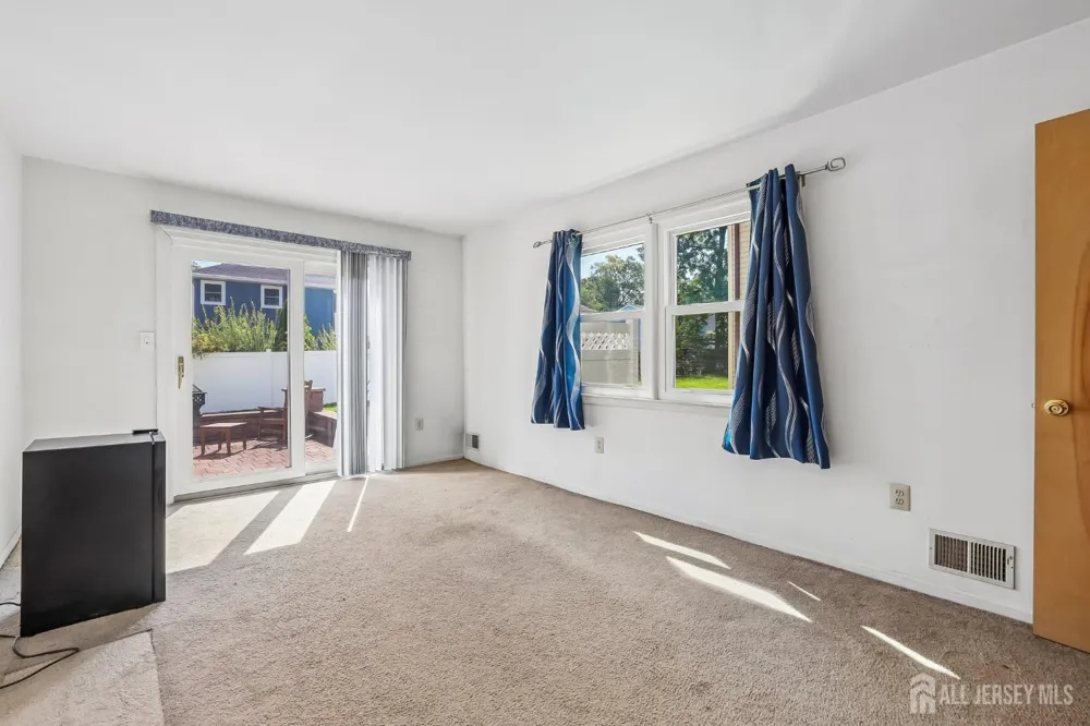 6 Weston Street Metuchen, NJ 08840