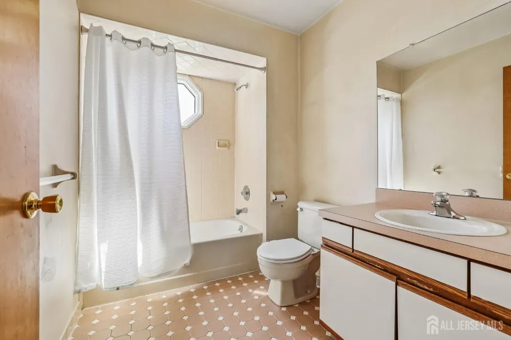 6 Weston Street Metuchen, NJ 08840