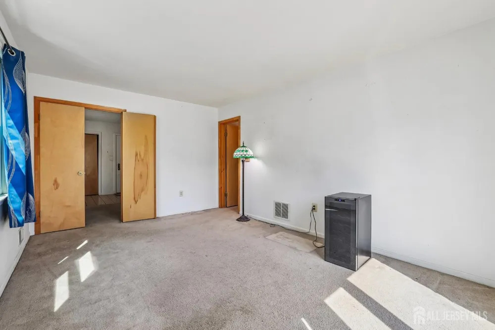 6 Weston Street Metuchen, NJ 08840
