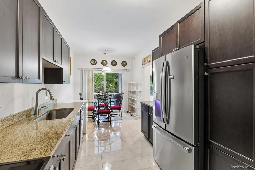 33 Greentree Court Shirley, NY 11967