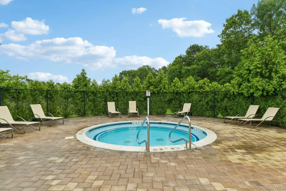 33 Greentree Court Shirley, NY 11967