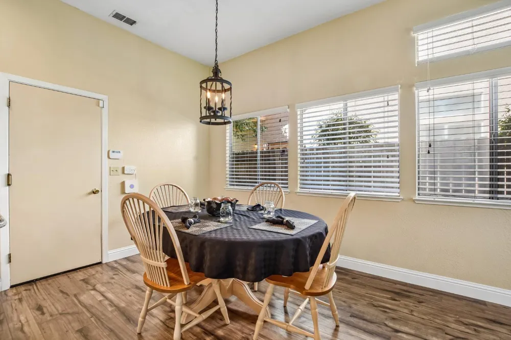 7817 Wymark Drive Elk Grove, CA 95758