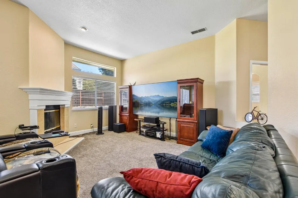 7817 Wymark Drive Elk Grove, CA 95758
