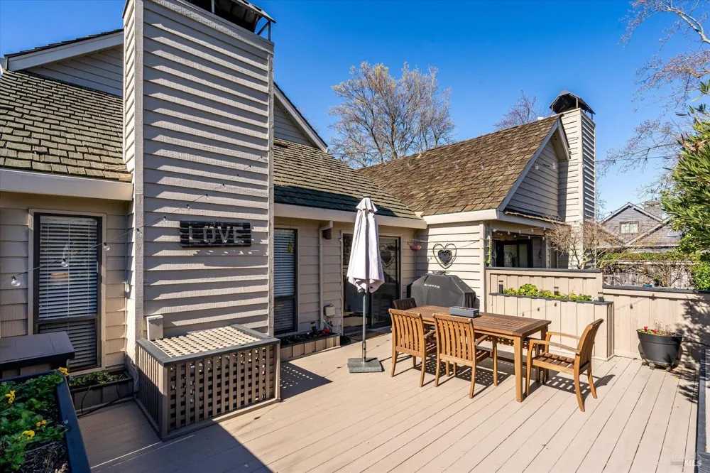 1927 Oak Circle Yountville, CA 94599