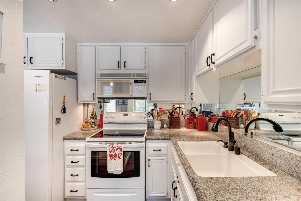 1927 Oak Circle Yountville, CA 94599