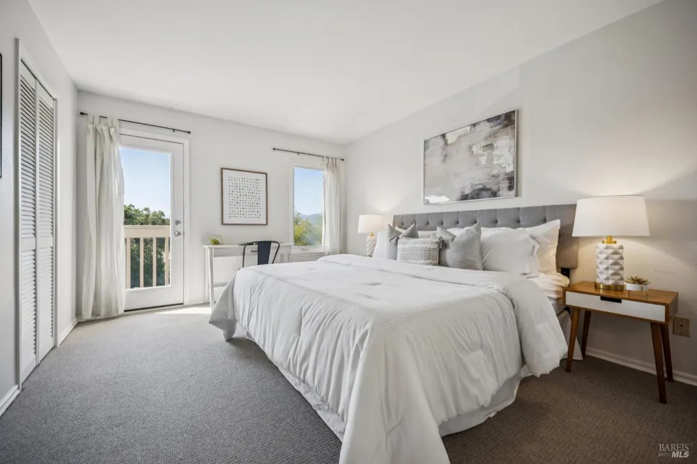 2033 Hawthorne Terrace Novato, CA 94945