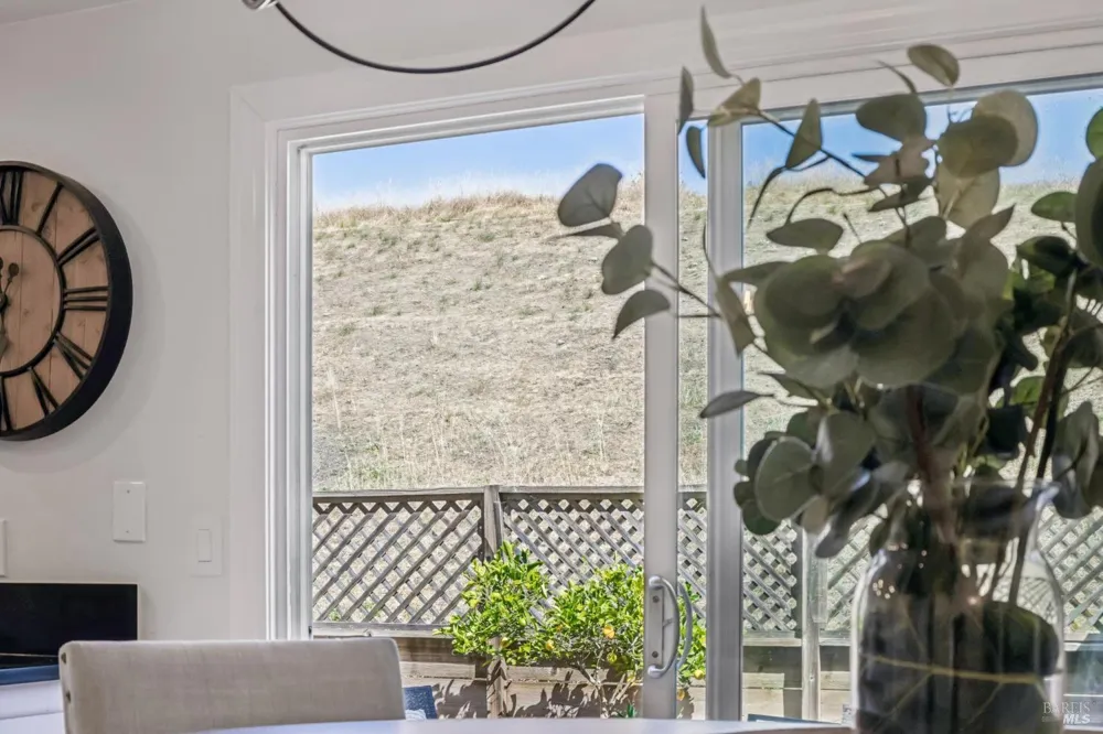 2033 Hawthorne Terrace Novato, CA 94945