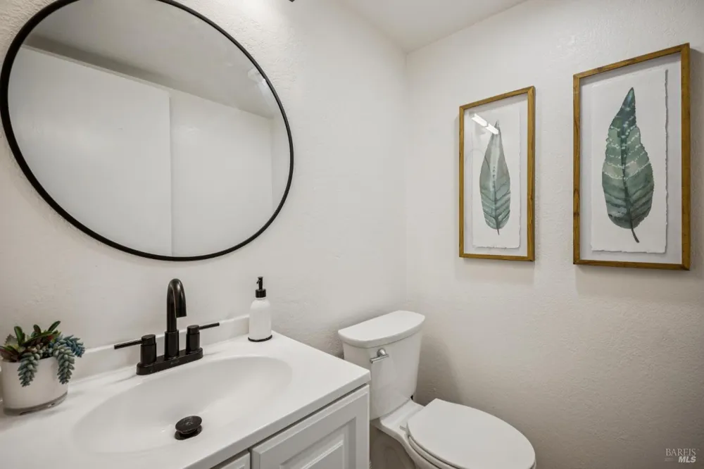 2033 Hawthorne Terrace Novato, CA 94945