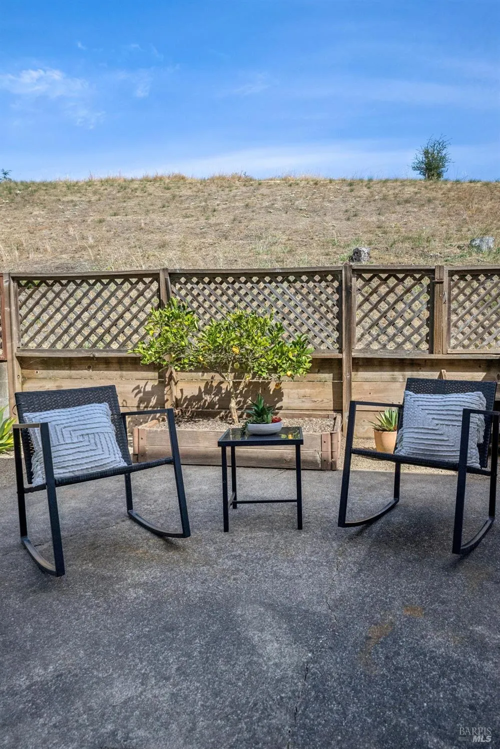 2033 Hawthorne Terrace Novato, CA 94945